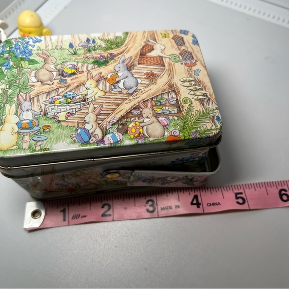 Hallmark Vintage Mini Easter Figures LOT With Easter Bunny Metal Case Holiday - Picture 6 of 6